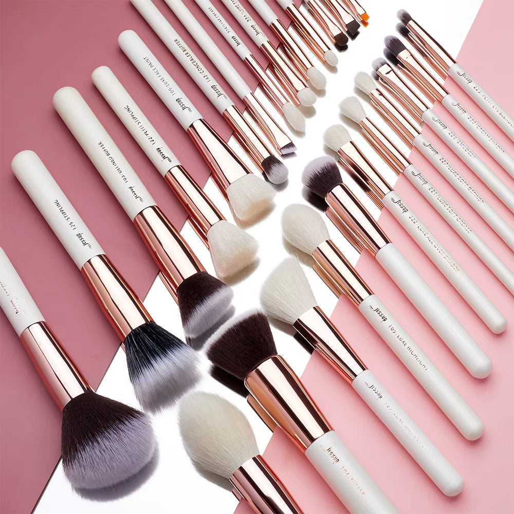 Professional Makeup Brushes Set,25Pcs Makeup Brush Foundation Powder Eyeshadow Liner Face & Neck