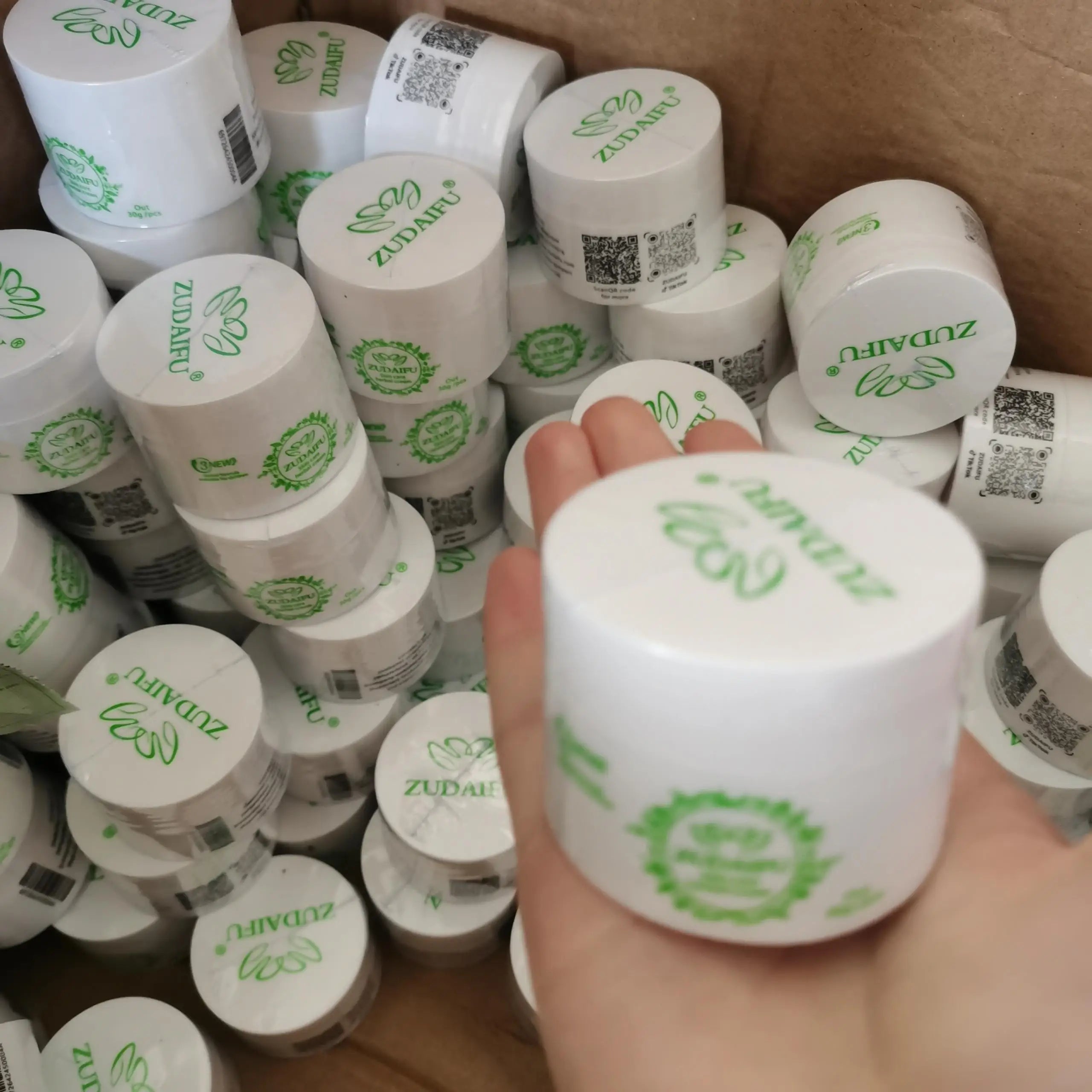 Snail Face Cream Hyaluronic Acid, Firming Facial Cream Collagen Nourishing Moisturizer